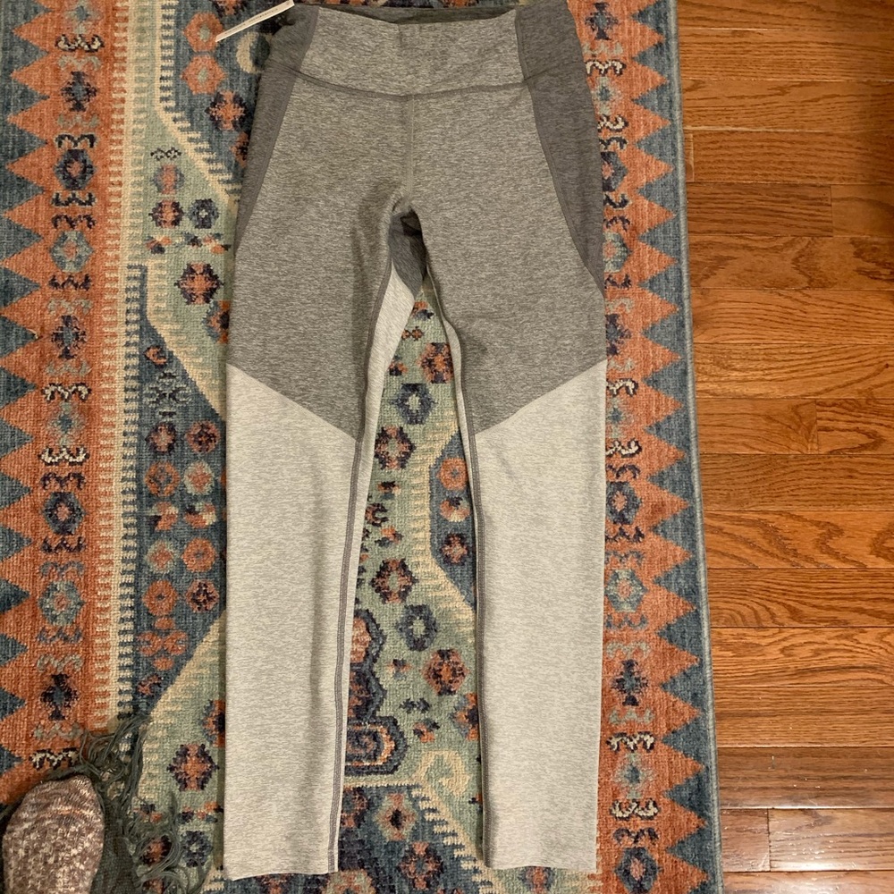 NWT Outdoor voices 7/8 tri-tone legging